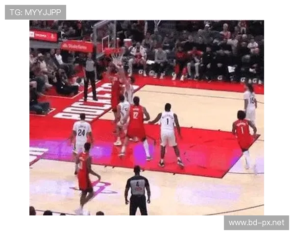 NBA火箭队最新训练动态曝光，战术与体能备战分析